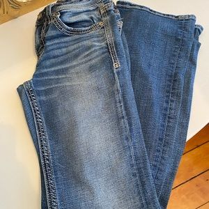 Men’s BKE jeans.